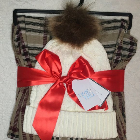 Time and Tru Accessories - NEW Women's Fairisle Beanie and Scarf Set